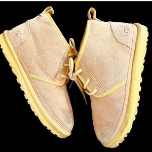 UGG Neumel Yellow Suede Lace Up Logo Ankle Chukka Boot Women's 8